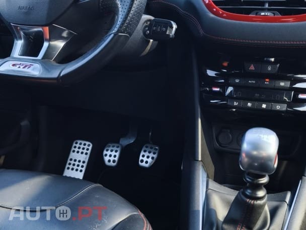Peugeot 208 1.6 THP GTi