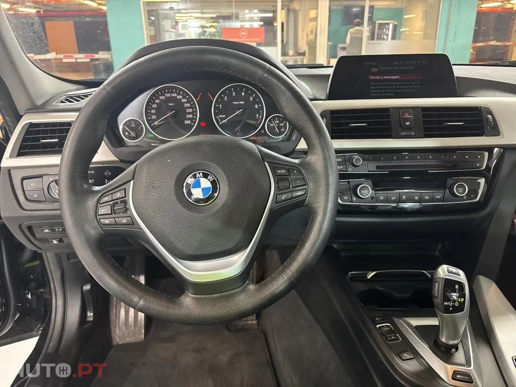BMW 330 e iPerformance Advantage