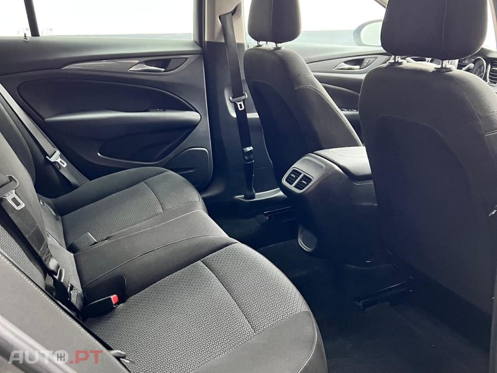 Opel Insignia 1.6 CDTi Selective