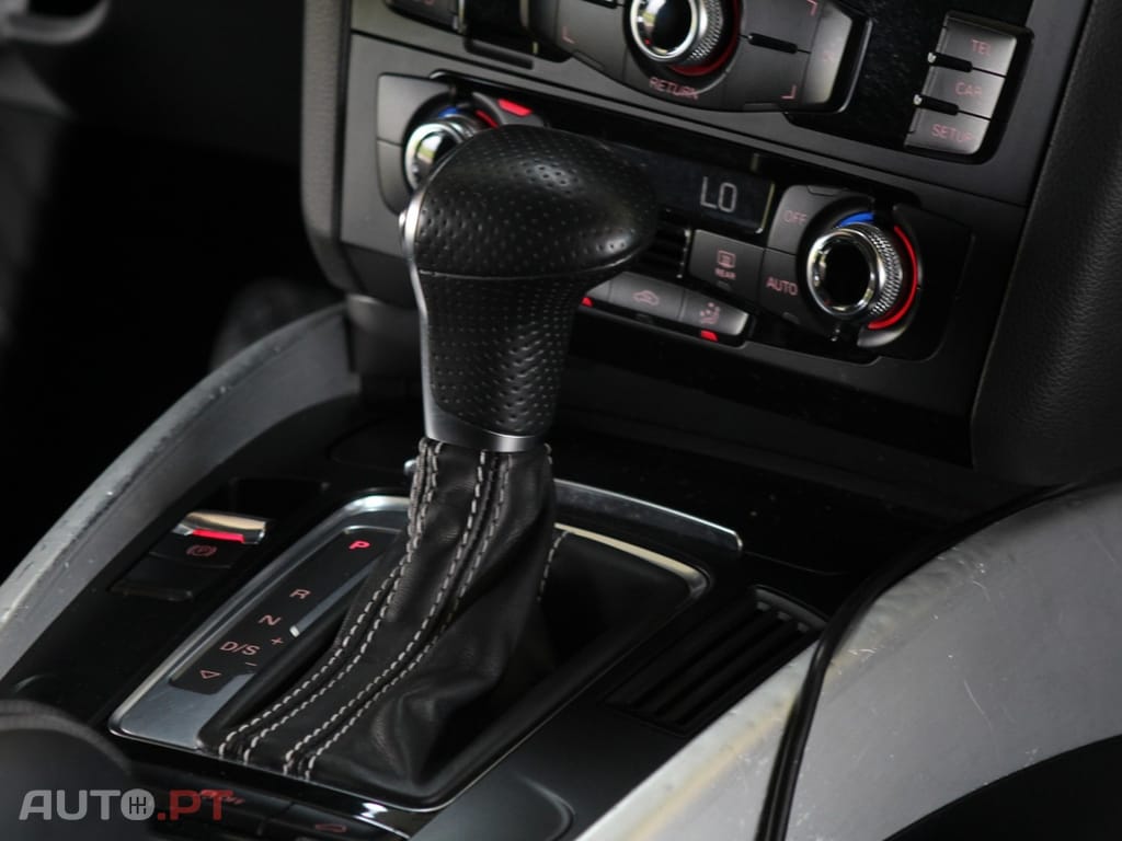 Audi Q5 3.0 TDi quattro S-line S-tronic