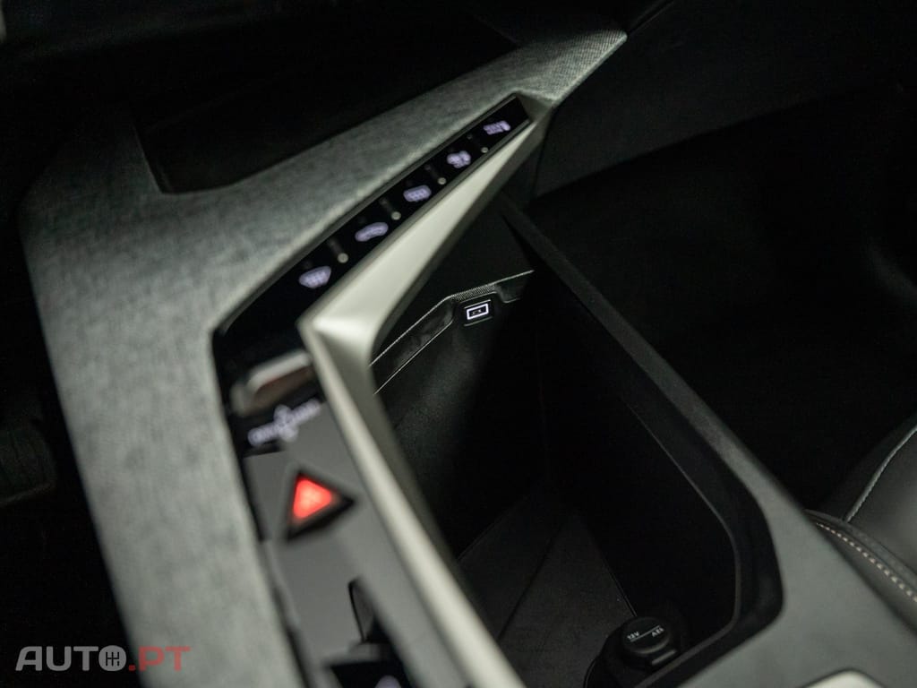 Peugeot 5008 1.2 Hybrid Allure e-DCS6