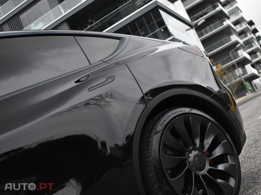 Tesla Model Y Performance Tração Integral