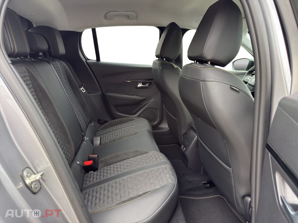 Peugeot E-208 50 kWh Edition