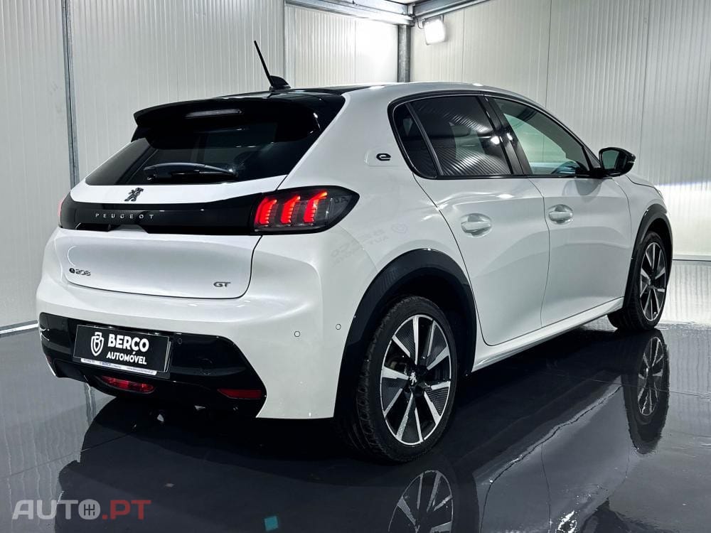 Peugeot E-208 50 kWh GT Pack