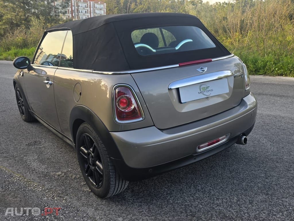 MINI Cabrio Cooper SD Auto