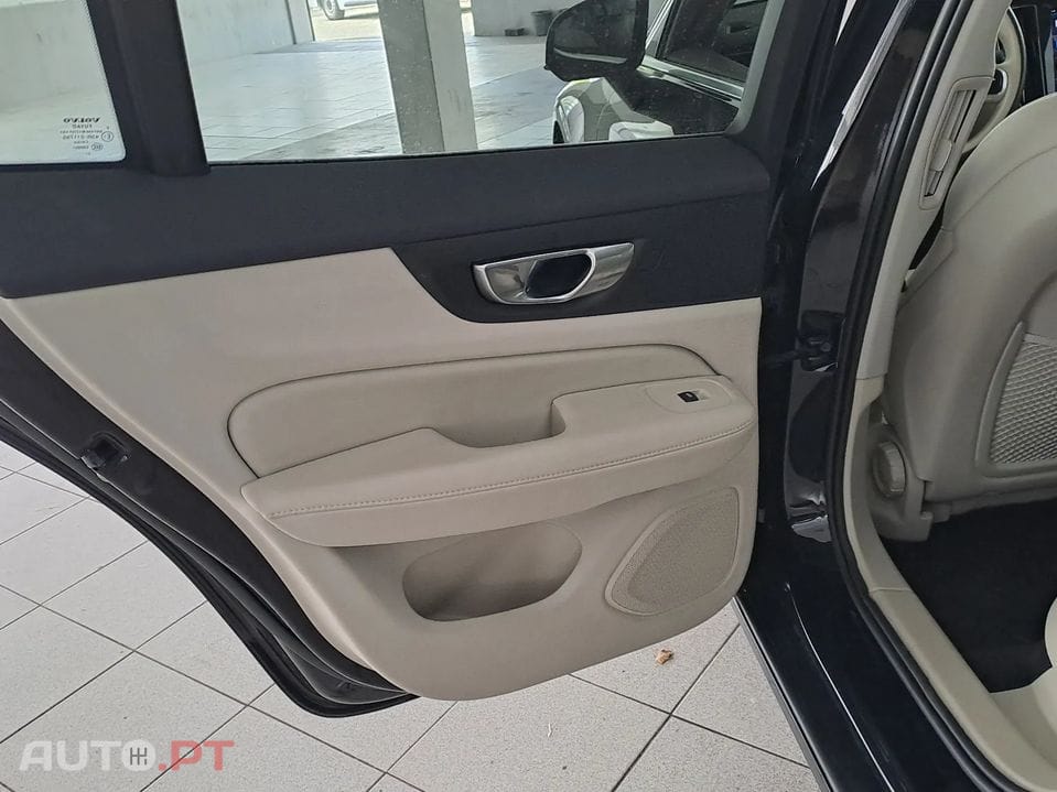 Volvo V60 2.0 B4 Core Auto
