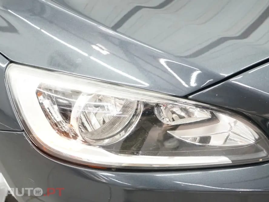 Volvo V60 2.4 D6 Momentum AWD Phev