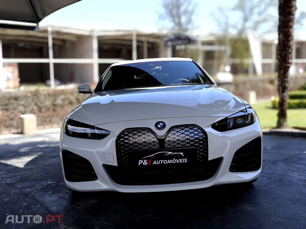 BMW i4 eDrive40 Pack Desportivo M Pro