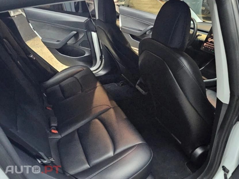 Tesla Model 3 Standard Range Plus RWD