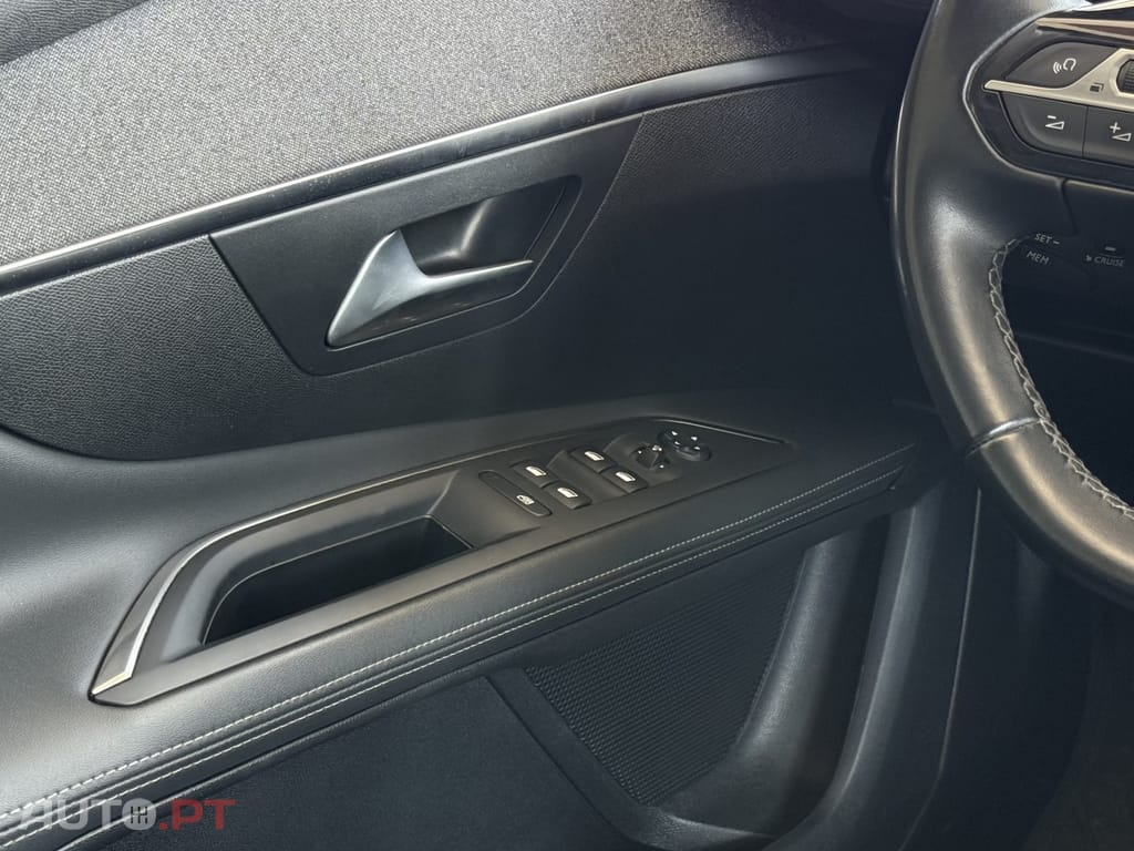 Peugeot 3008 1.2 PureTech Allure EAT8
