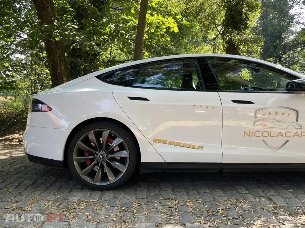 Tesla Model S 90D