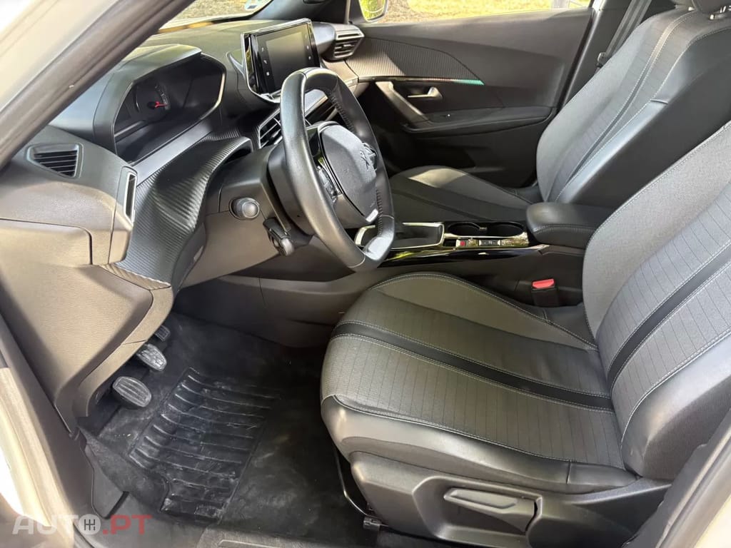 Peugeot 2008 1.2 PureTech Allure