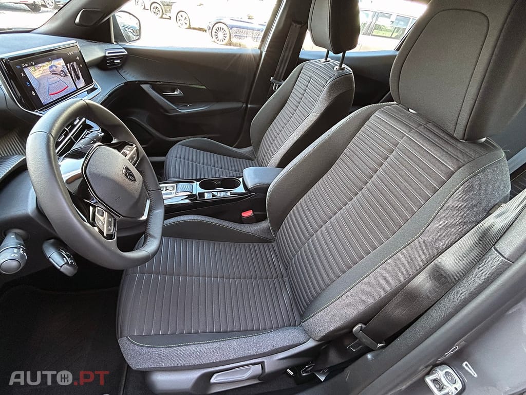 Peugeot E-2008 54 kWh Active