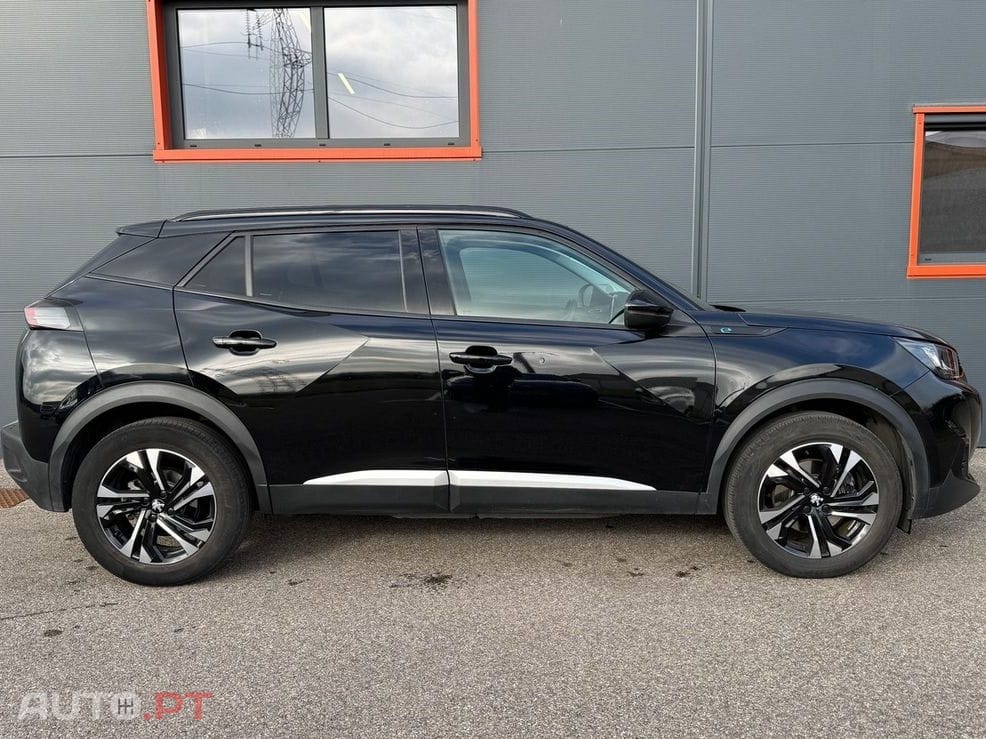 Peugeot E-2008 50 kWh Allure