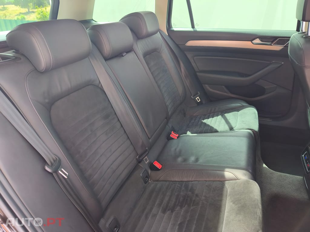 Volkswagen Passat Variant biTDI 240cv 4MOTION DSG Highline