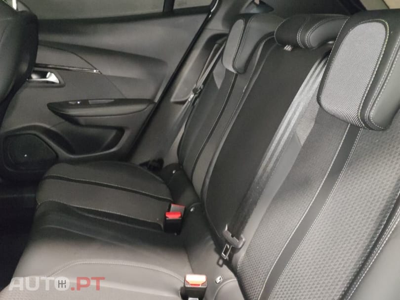 Peugeot E-2008 50 kWh GT