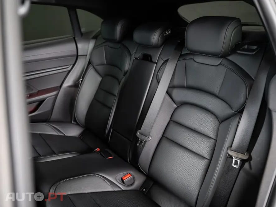 Porsche Taycan 4S