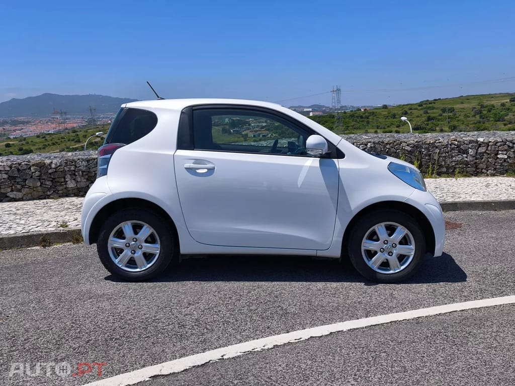 Toyota iQ 1.0 VVT-i