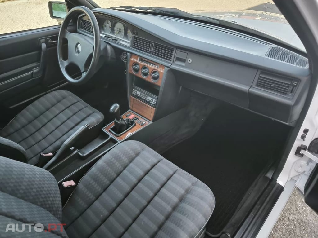 Mercedes-Benz 190 190 E 1.8