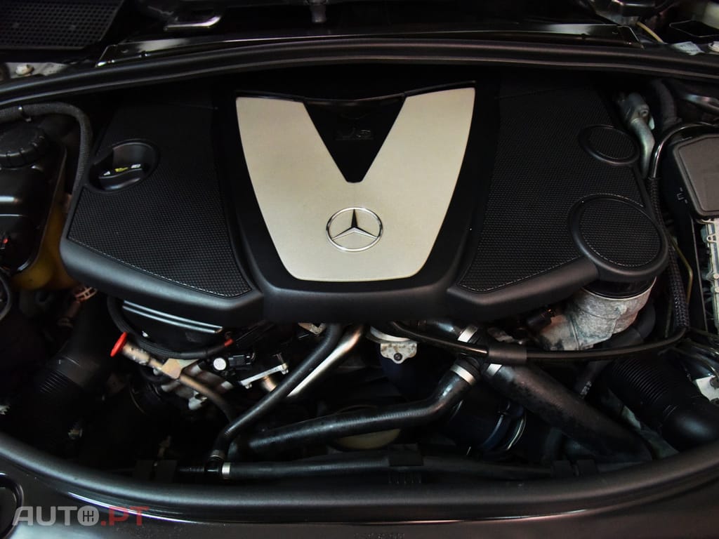 Mercedes-Benz R 320 CDi 4-Matic