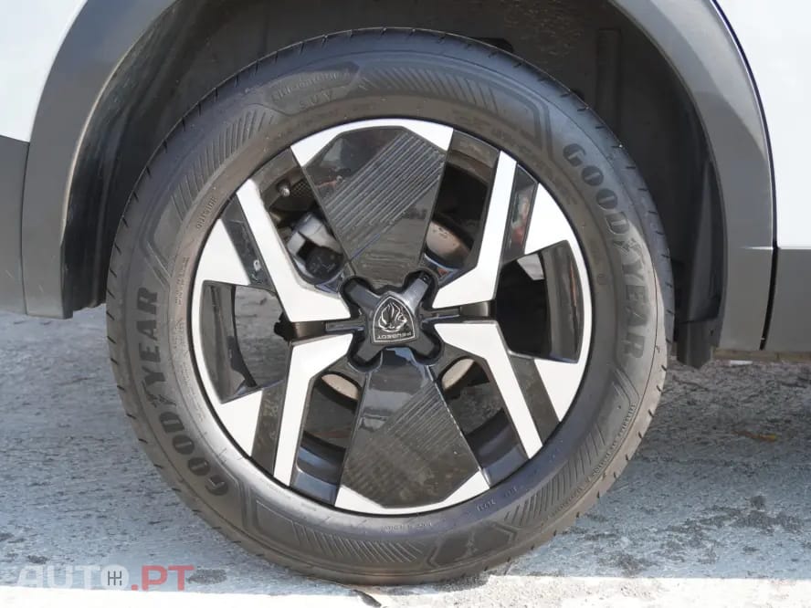 Peugeot 2008 1.2 PureTech GT EAT8
