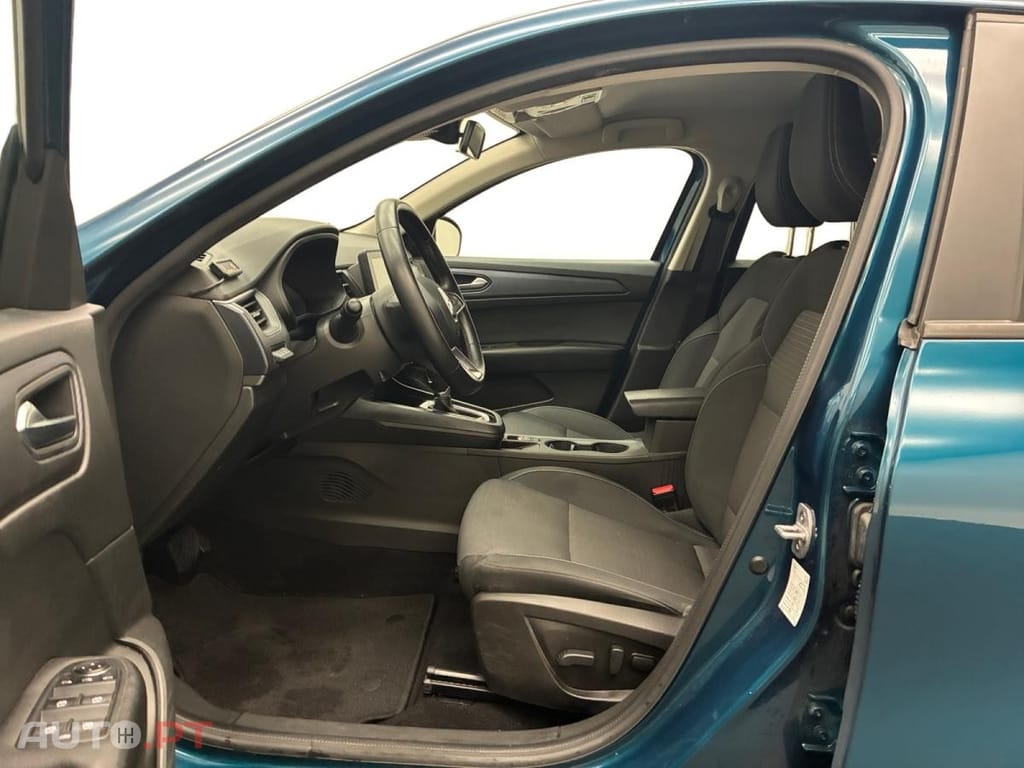 Renault Arkana E-Tech Business