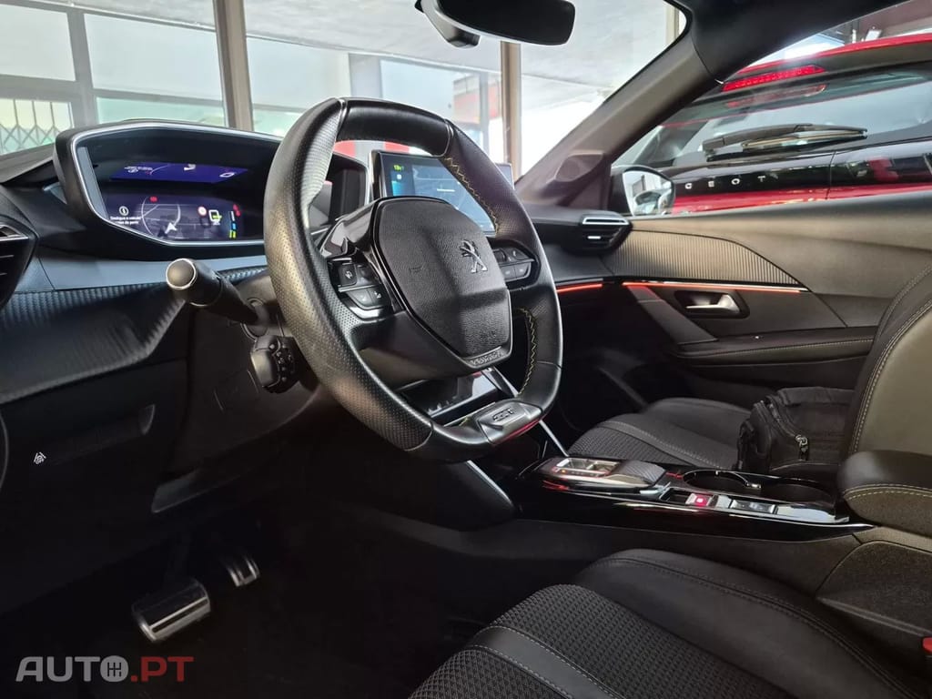 Peugeot E-208 50 kWh GT