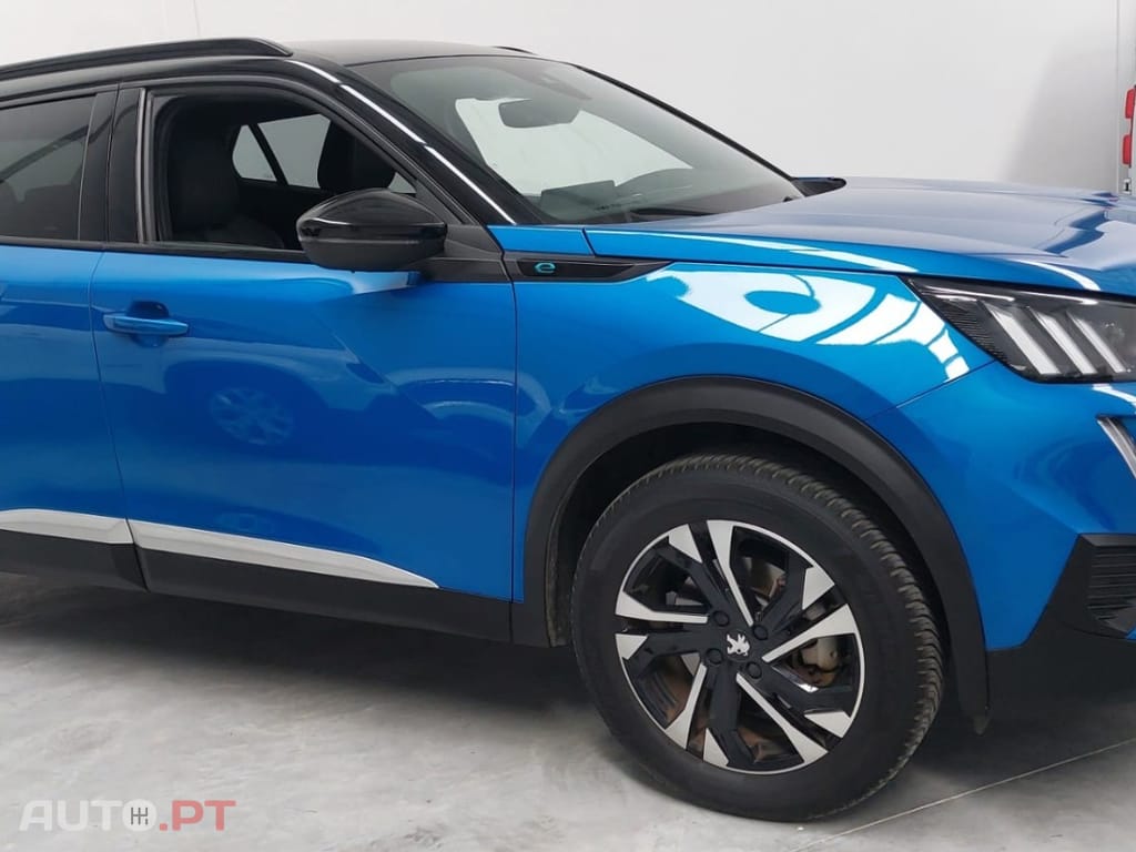 Peugeot E-2008 50 kWh GT