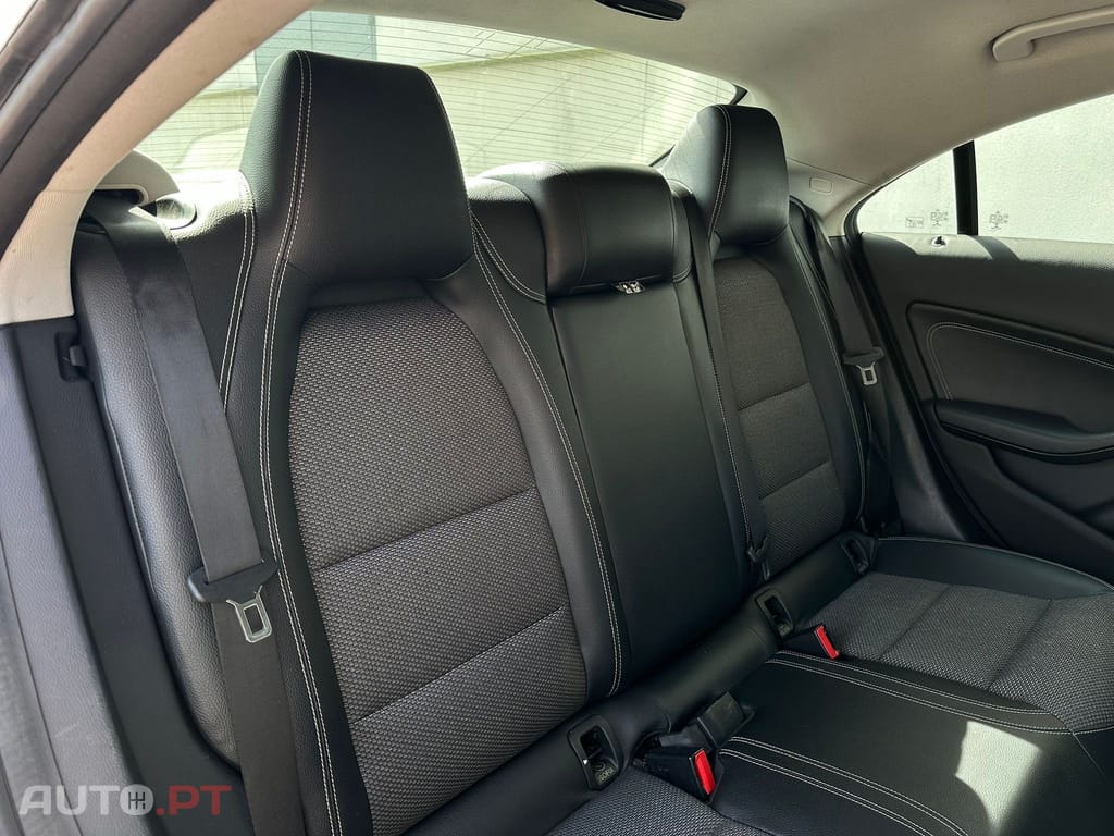 Mercedes-Benz CLA 180 d 7G-DCT Urban
