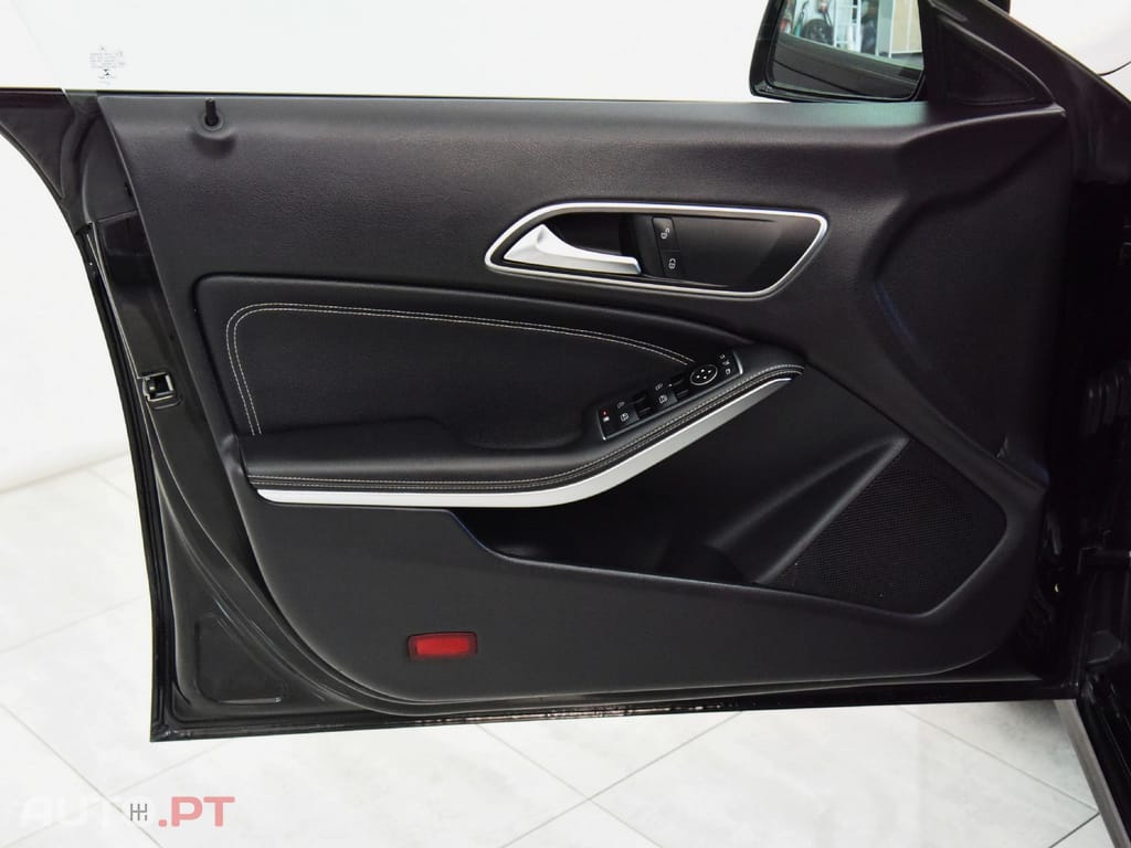 Mercedes-Benz CLA 180 D SHOOTING BRAKE URBAN