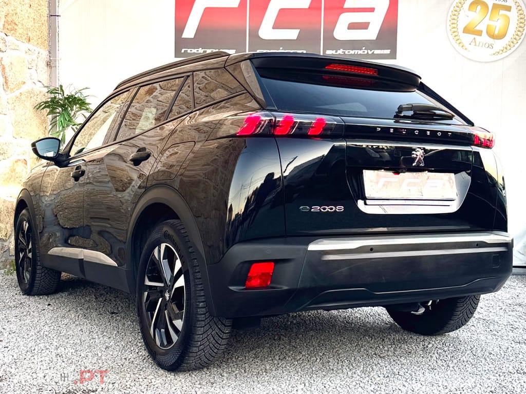 Peugeot E-2008 50 kWh Allure Pack - IVA Dedutivel !!!