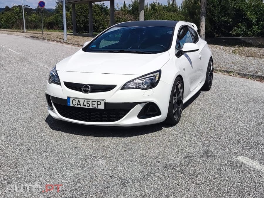 Opel Astra GTC OPC