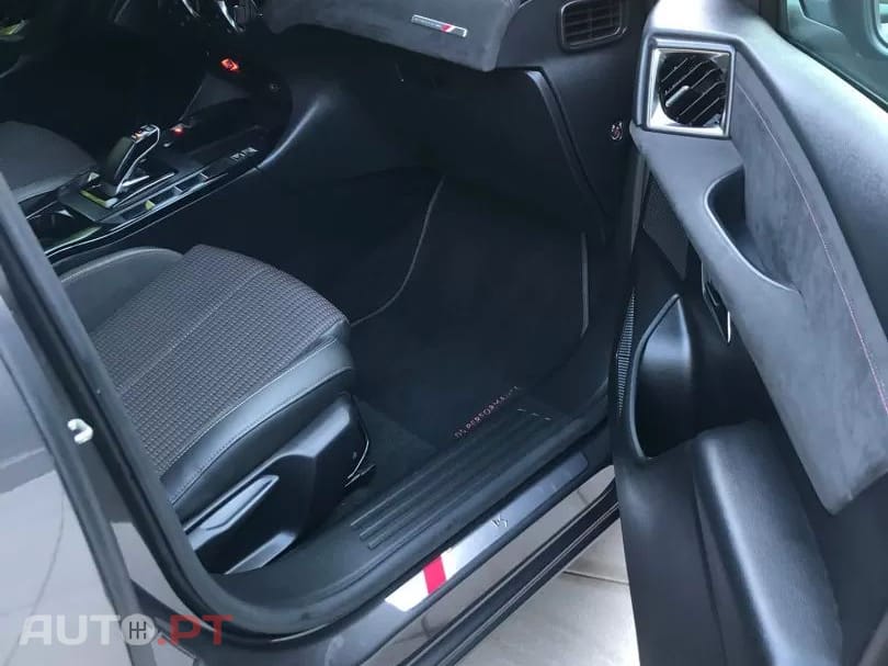 DS DS3 Crossback E-Tense Performance Line
