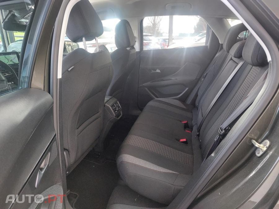 Peugeot 3008 1.5 BlueHDi Active