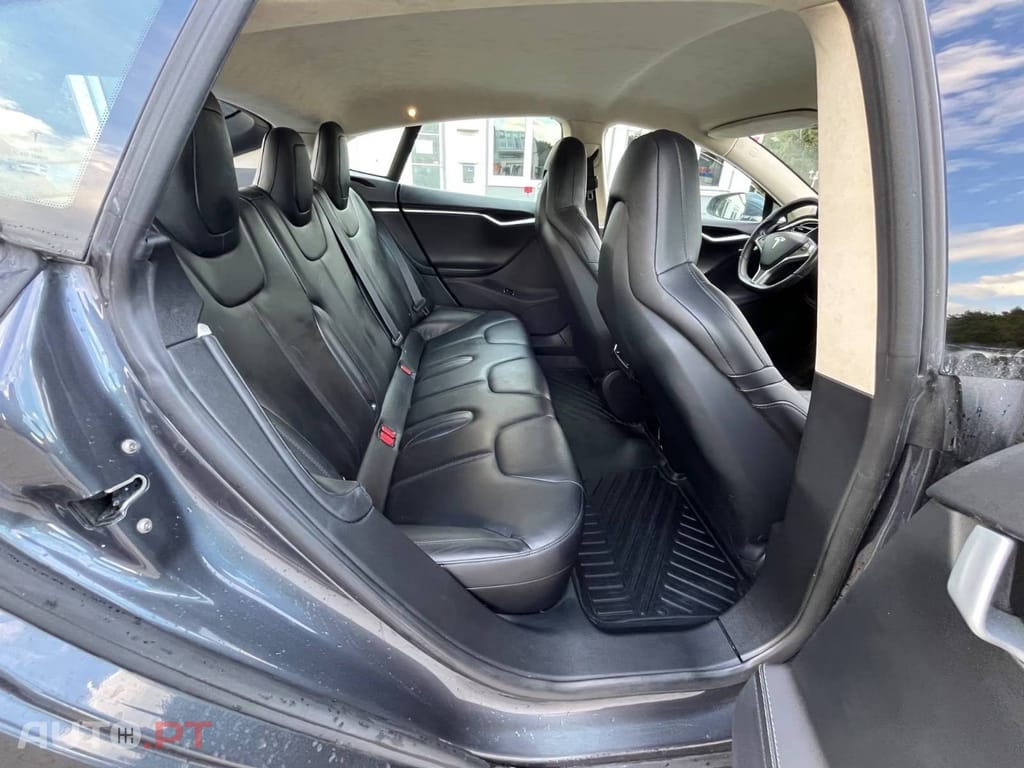 Tesla Model S 90