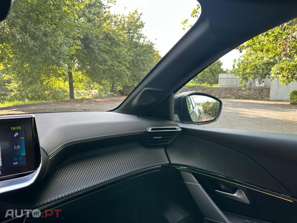 Peugeot E-208 50 kWh GT Pack