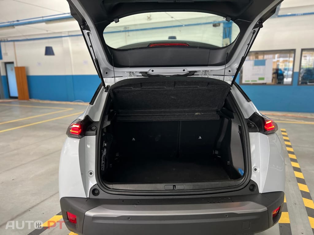 Peugeot E-2008 54 kWh Style