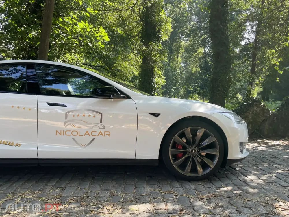 Tesla Model S 90D