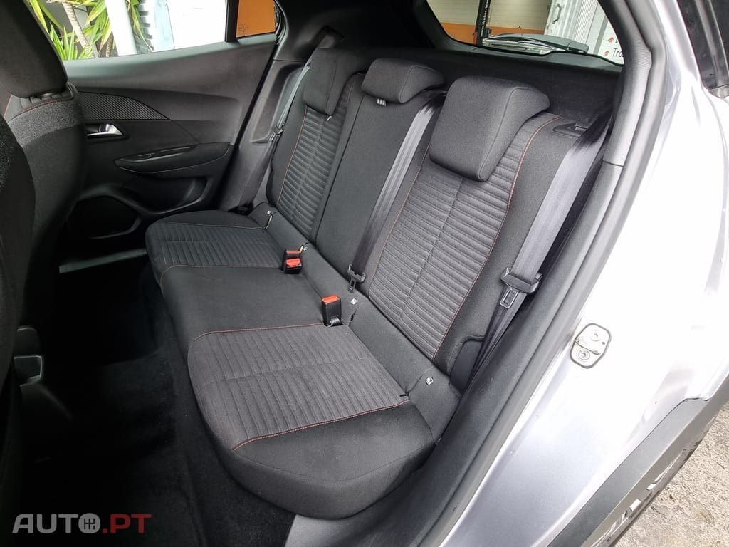 Peugeot 2008 1.2 PureTech Active Pack