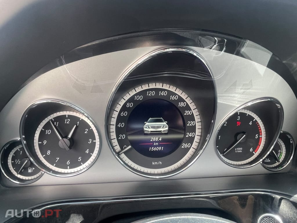 Mercedes-Benz E 300 Bluetec Hybrid Avantgarde — fotografia 12