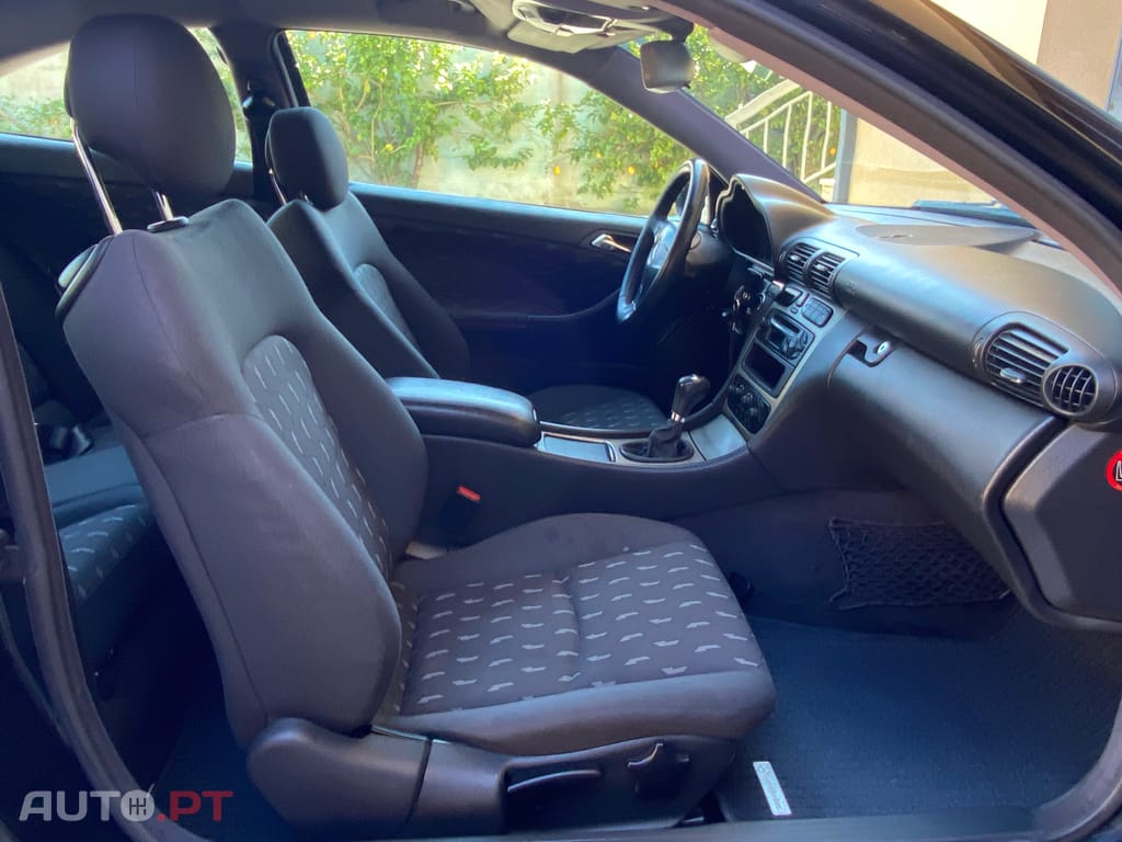 Mercedes-Benz C 220 CDI COUPE