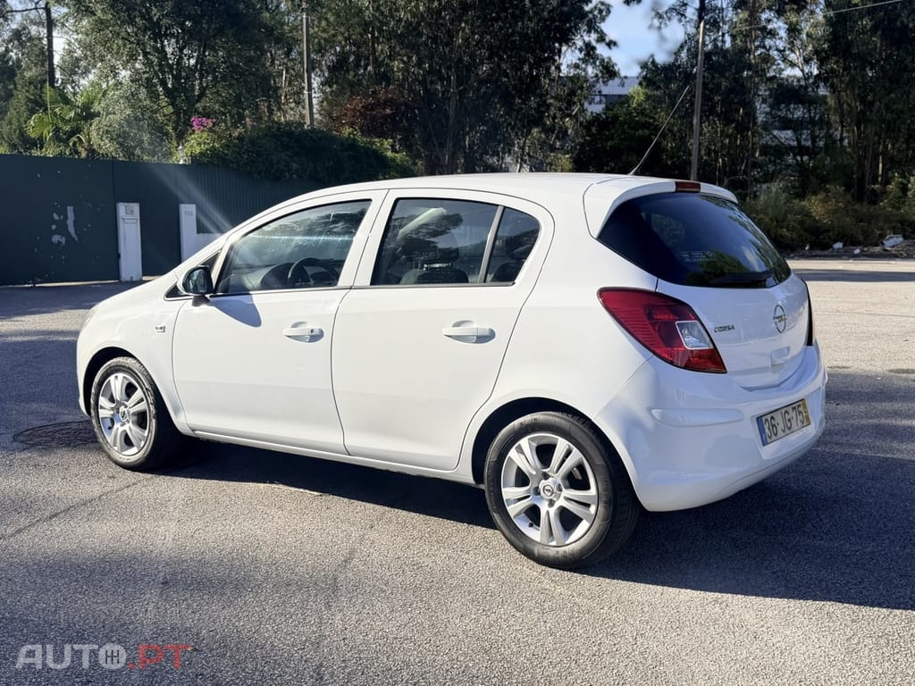 Opel Corsa 1.2 Enjoy