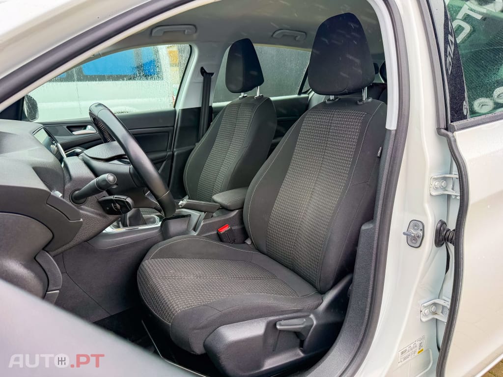 Peugeot 308 1.5 BlueHDi Business Line