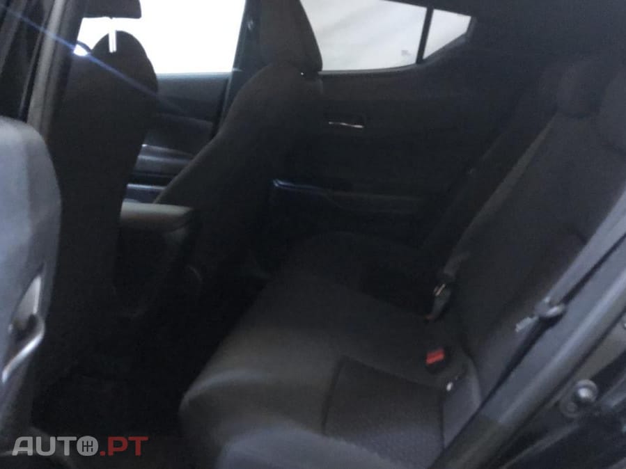 Toyota C-HR 1.8 Hybrid Dynamic Business