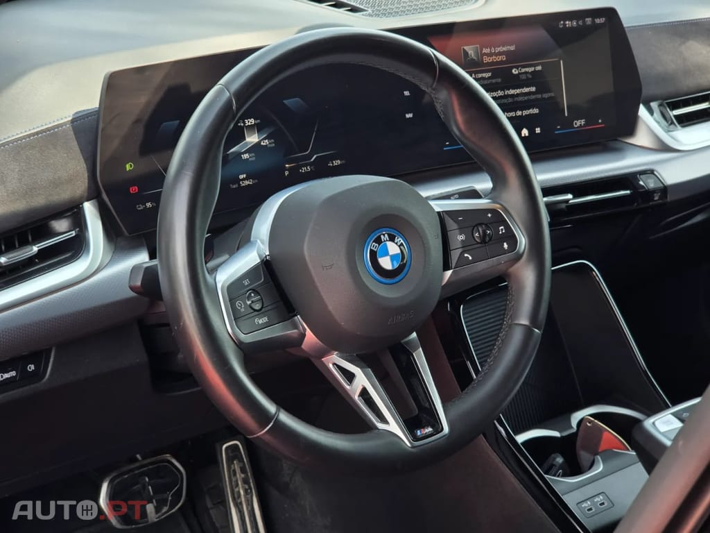 BMW iX2 eDrive20 Pack Desportivo M — fotografia 13
