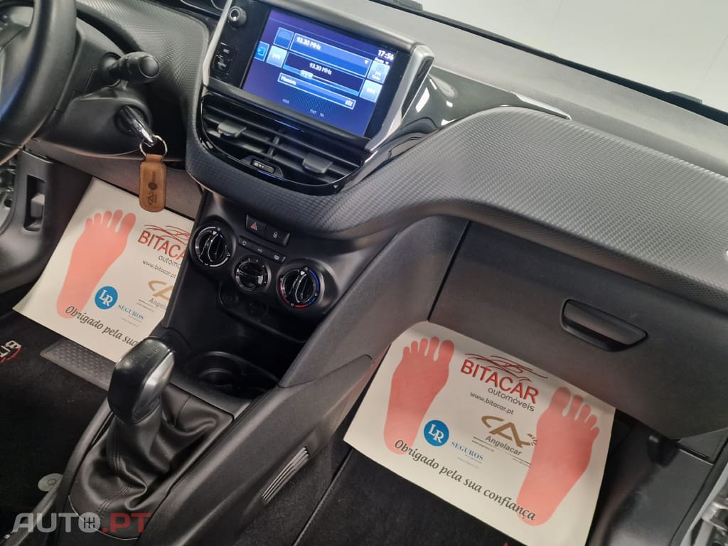 Peugeot 208 1.2 STYLE