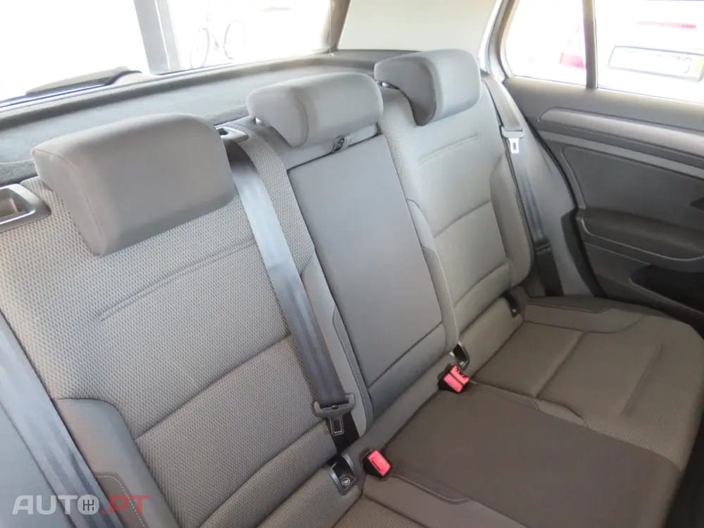 Volkswagen Golf 1.6 TDI Confortline