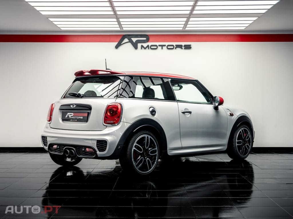 MINI Cooper John Cooper Works