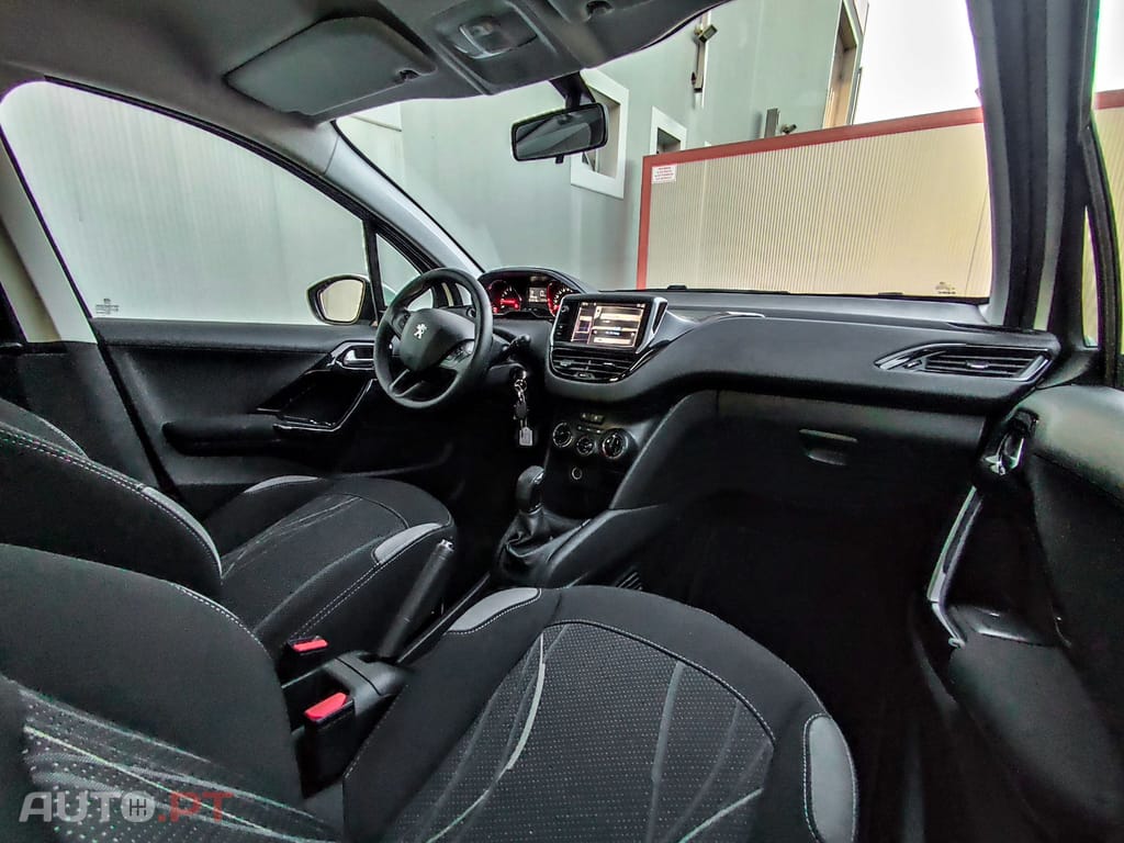 Peugeot 208 VTI ACTIVE