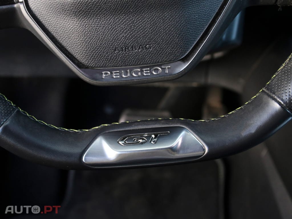 Peugeot 208 1.2 PureTech GT EAT8